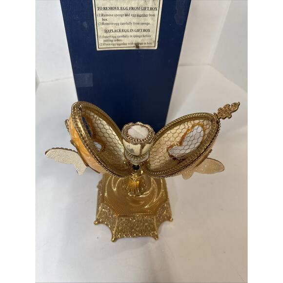 Kingspoint Design Egg With Butterflies Collection Music Box. Faux Marble Egg - Picture 5 of 12